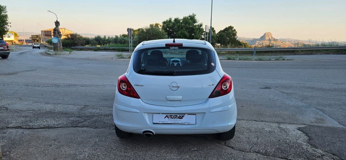 Opel Corsa 1.3 CDTI 90CV 5 porte Cosmo (4)