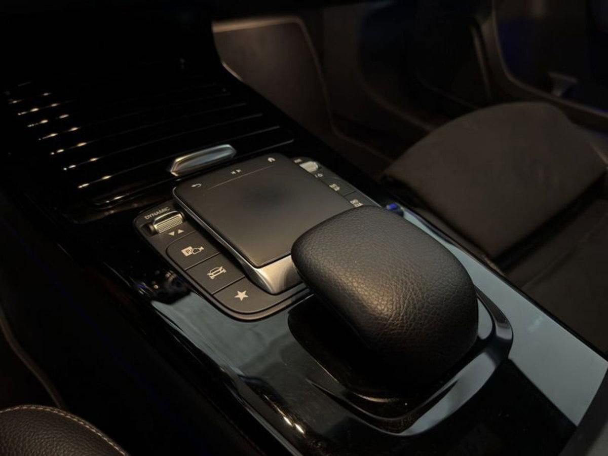 Mercedes-Benz Classe A 180 d AMG Line Premium Plus auto (8)