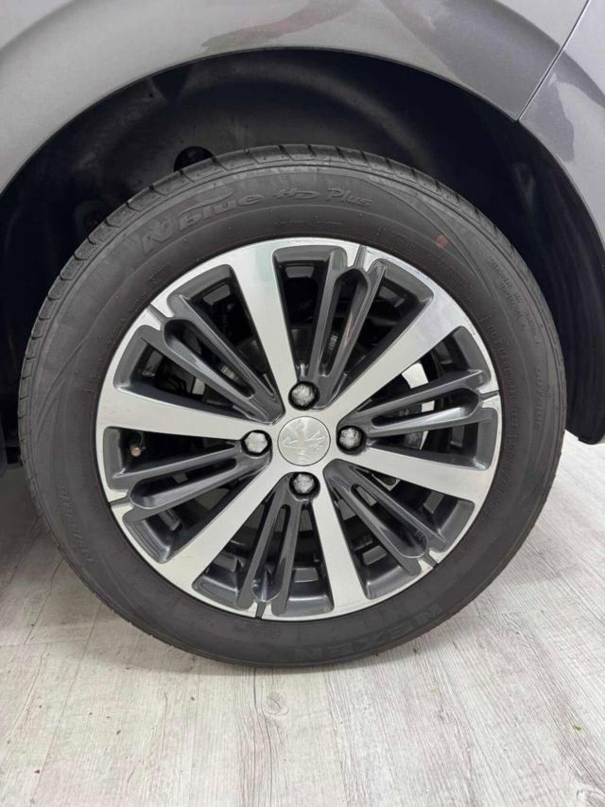 Peugeot 208 1.2 puretech Active s&s 100cv (5)