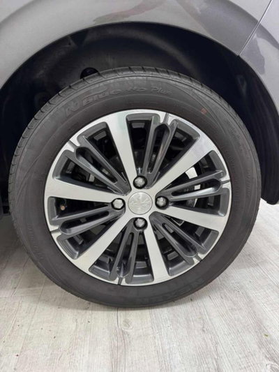 Peugeot 208 1.2 puretech Active s&s 100cv (5)