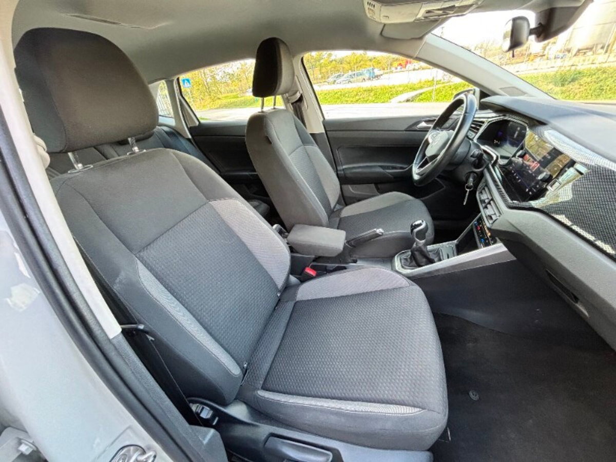 Volkswagen Polo 1.0 tsi Life 95cv (9)