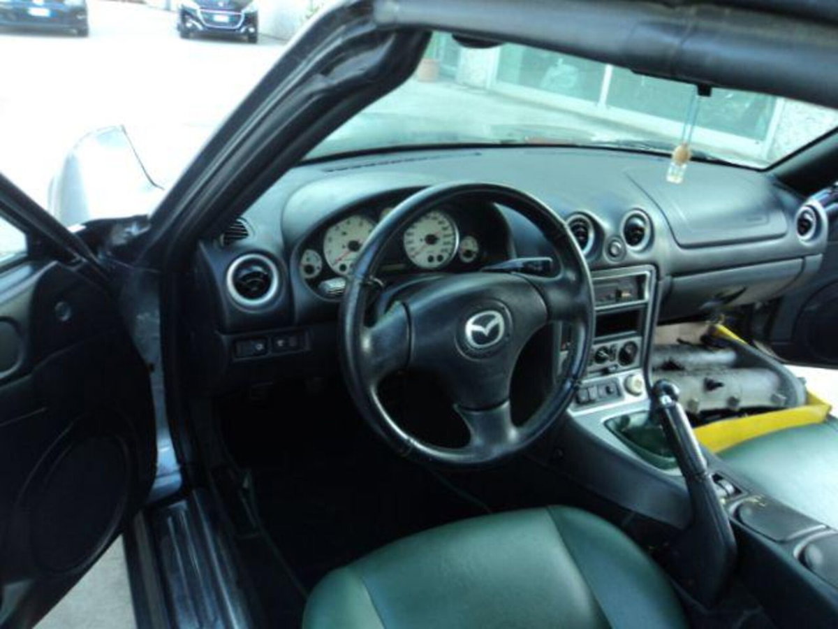Mazda MX-5 1.6i 16V cat Twins (5)