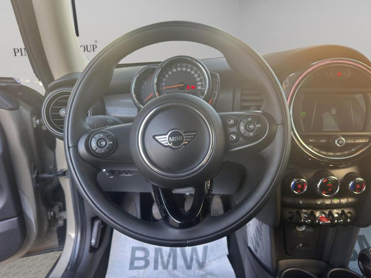 MINI Mini 1.5 Cooper D Business XL (12)
