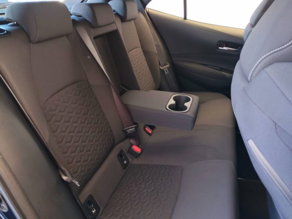 Toyota Corolla 1.8 Hybrid Business (13)