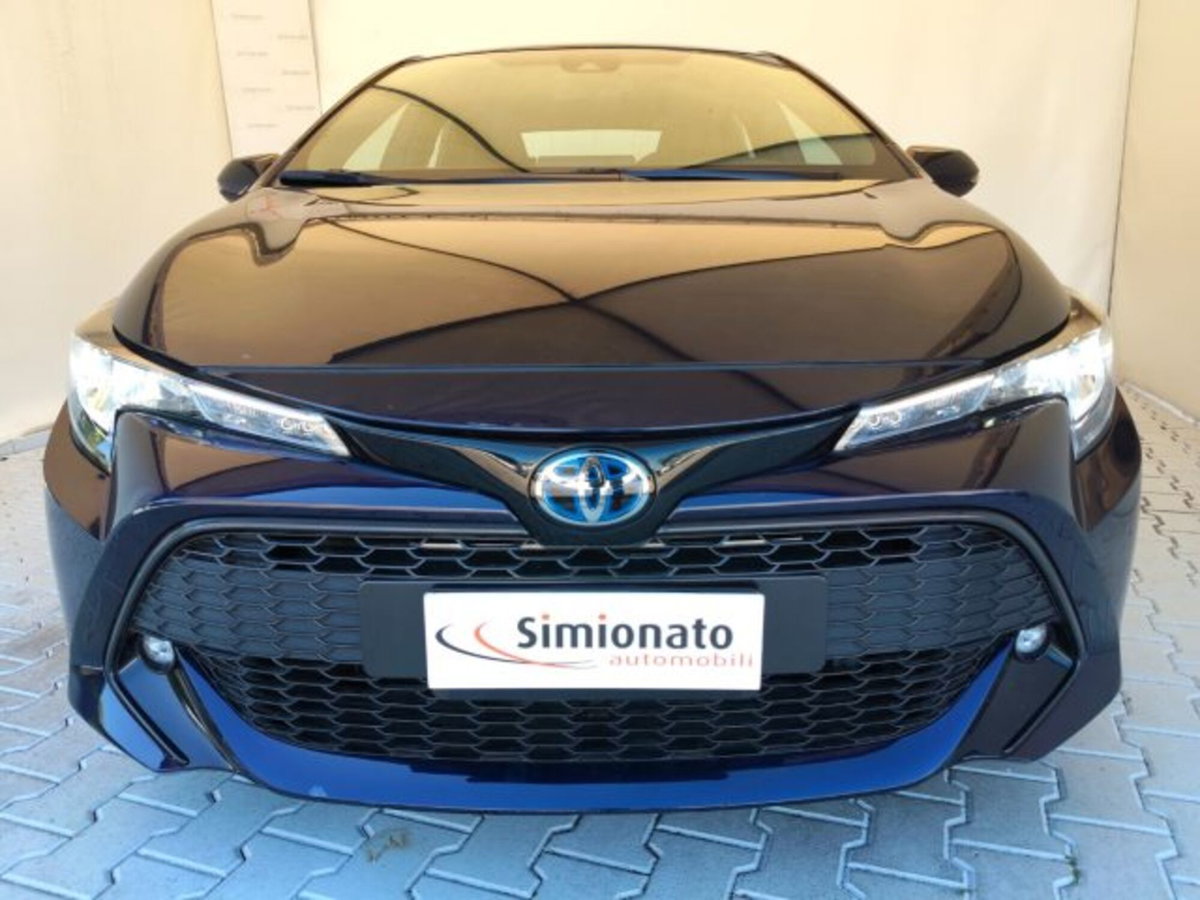 Toyota Corolla 1.8 Hybrid Business (2)