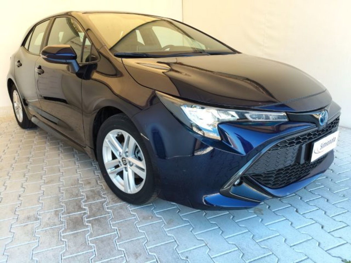 Toyota Corolla 1.8 Hybrid Business (3)
