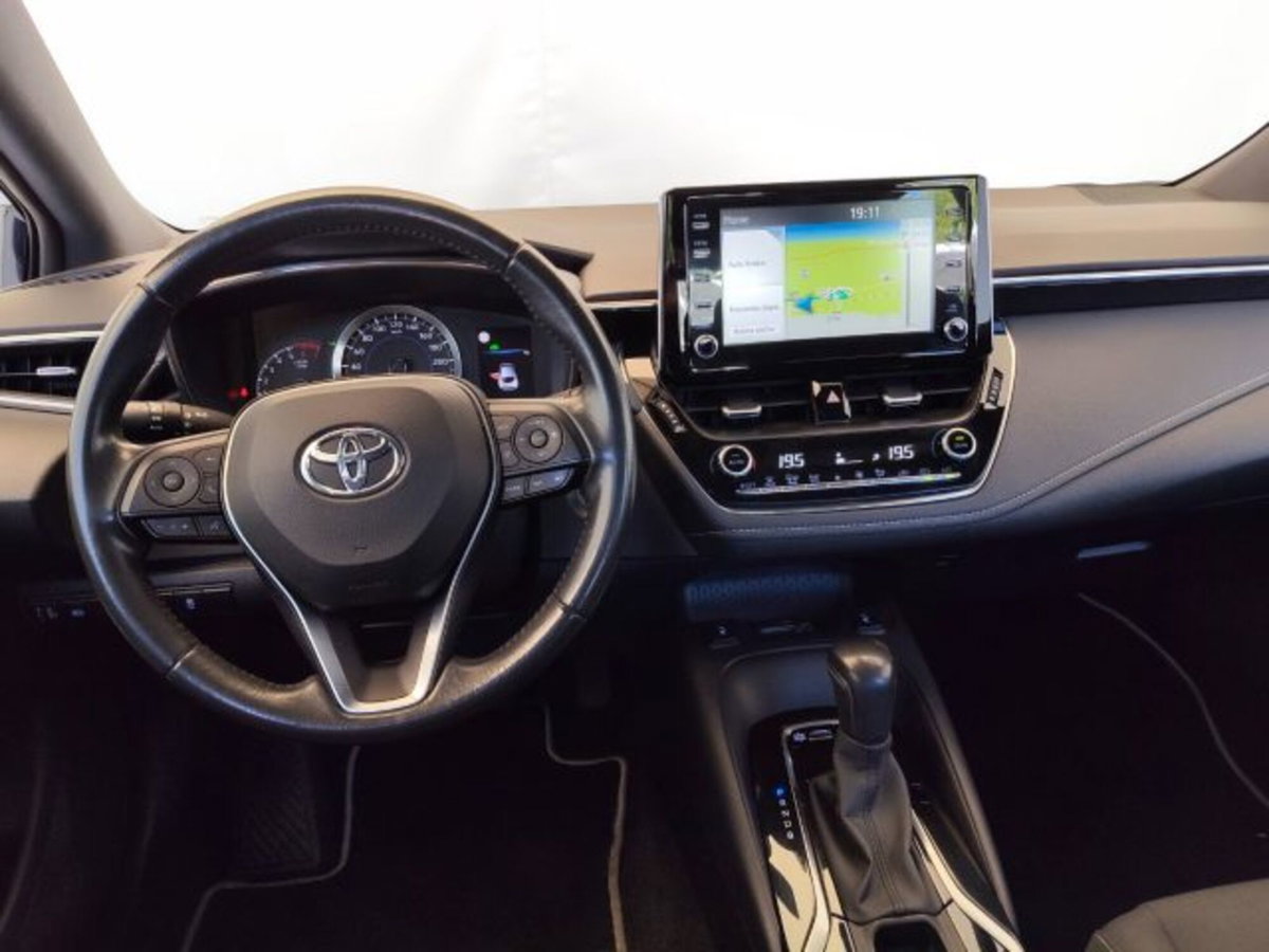 Toyota Corolla 1.8 Hybrid Business (8)