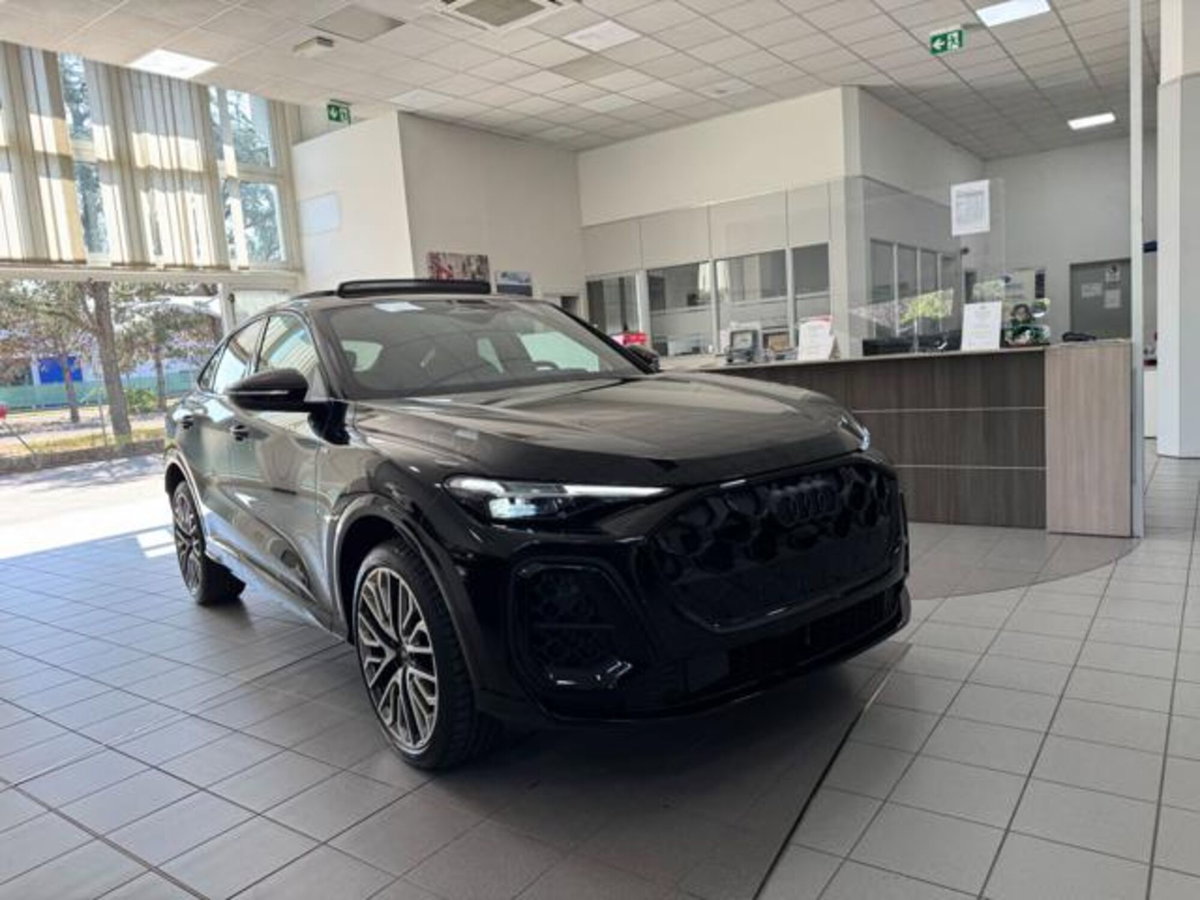 Audi Q5 Sportback 2.0 tdi mhev+ Launch Edition S line quattro 204cv s-tronic (2)
