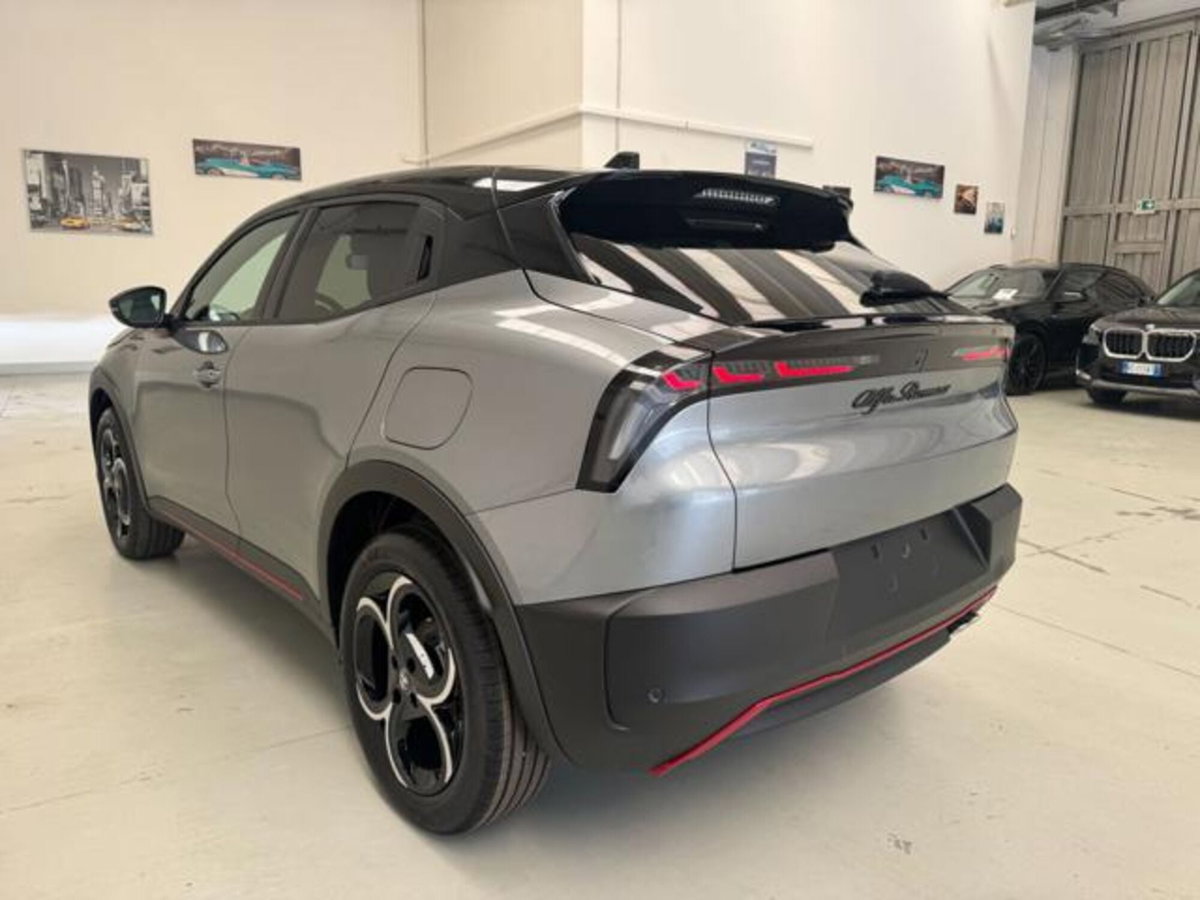 Alfa Romeo Junior 1.2 ibrida Speciale 145cv edct6 (6)