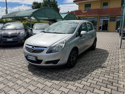 Opel Corsa 1.2 5 porte Club (4)