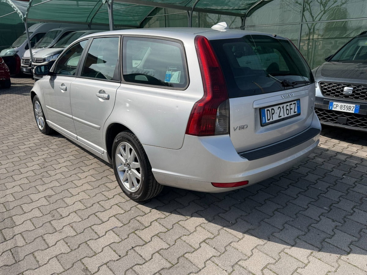 Volvo V50 1.6 D cat Summum (3)