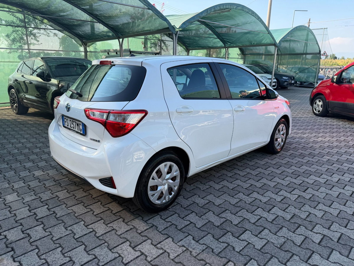 Toyota Yaris 1.5 Hybrid 5 porte Energy (2)