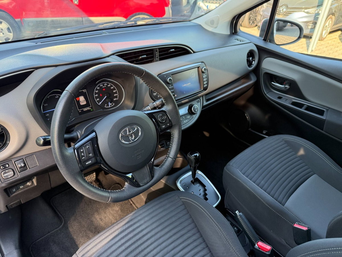 Toyota Yaris 1.5 Hybrid 5 porte Energy (8)