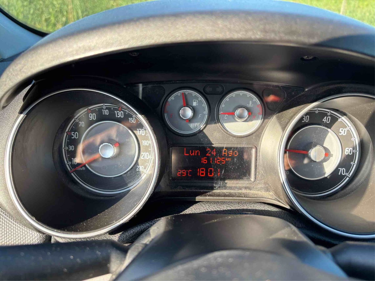 Fiat Punto 1.2 8V 5 porte Street (11)