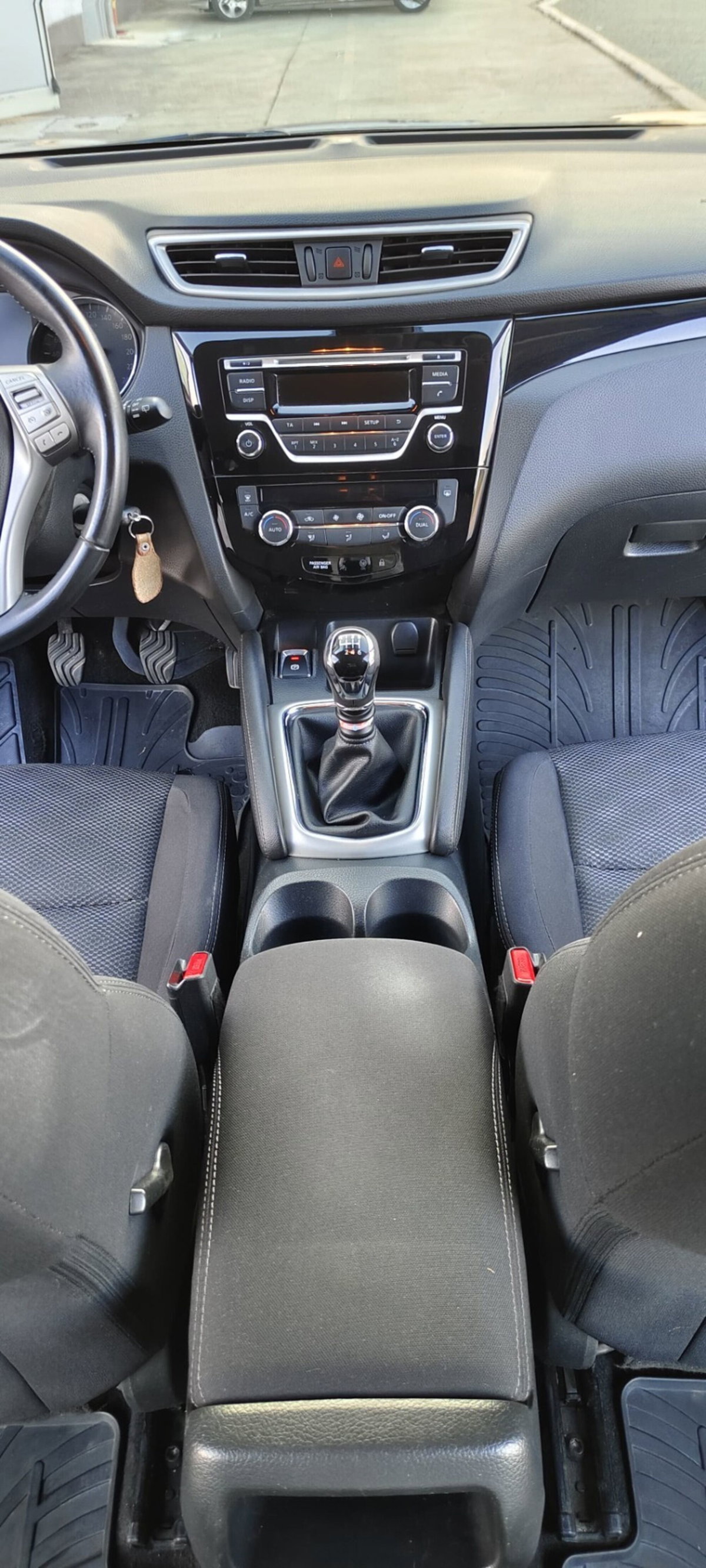 Nissan Qashqai 1.6 dCi 4WD Black Edition (10)