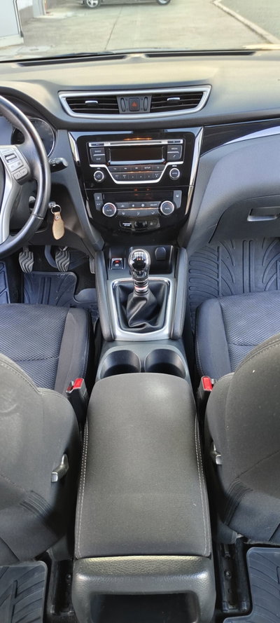 Nissan Qashqai 1.6 dCi 4WD Black Edition (10)