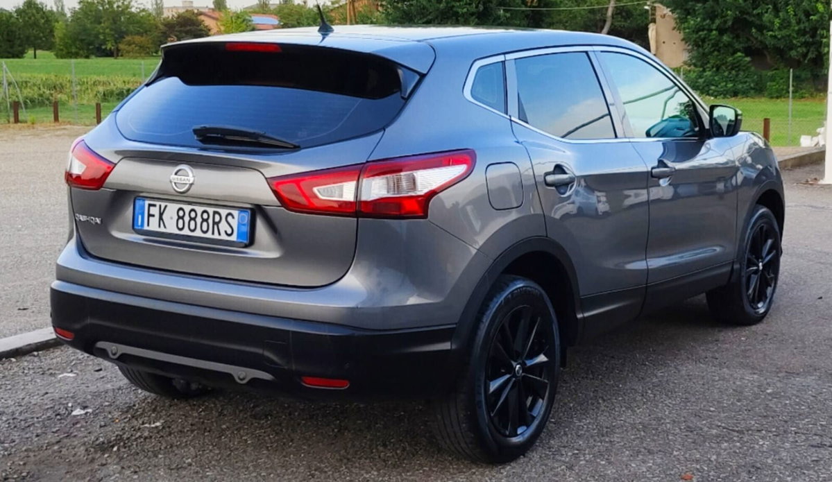 Nissan Qashqai 1.6 dCi 4WD Black Edition (6)