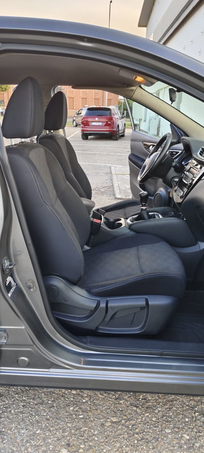 Nissan Qashqai 1.6 dCi 4WD Black Edition (9)
