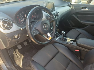 Mercedes-Benz Classe B 180 d Premium (11)