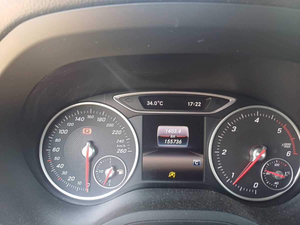 Mercedes-Benz Classe B 180 d Premium (13)
