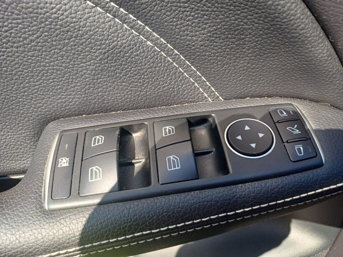 Mercedes-Benz Classe B 180 d Premium (17)