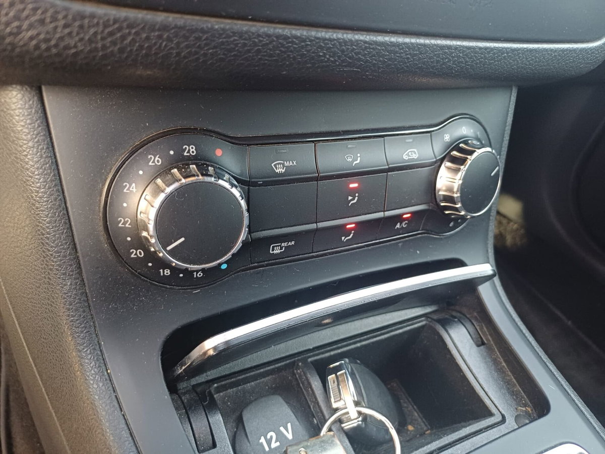 Mercedes-Benz Classe B 180 d Premium (19)