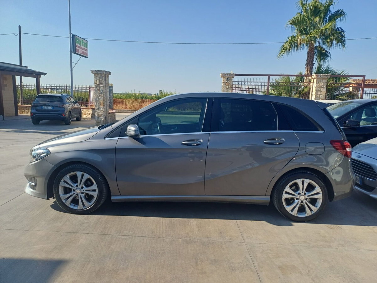 Mercedes-Benz Classe B 180 d Premium (3)