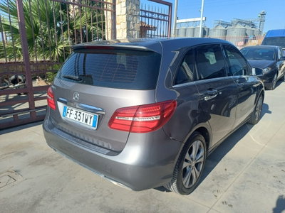 Mercedes-Benz Classe B 180 d Premium (6)