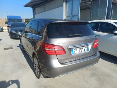 Mercedes-Benz Classe B 180 d Premium (7)