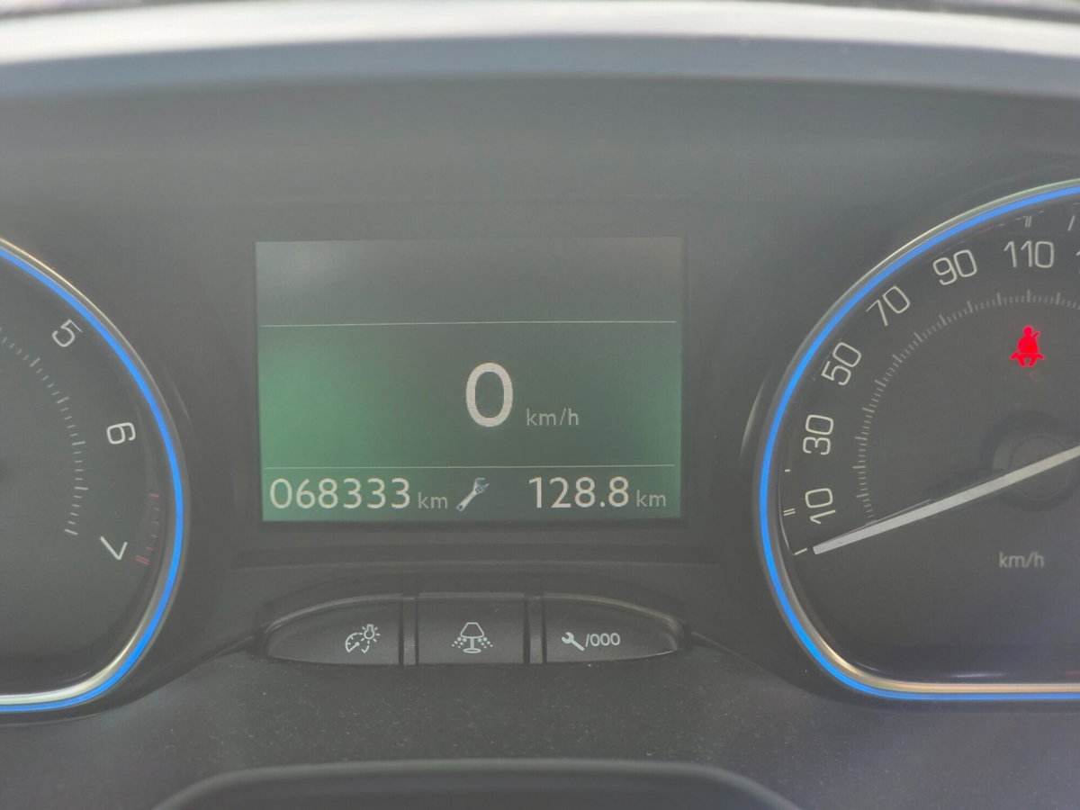 Peugeot 2008 82 Allure (11)