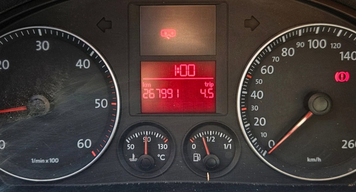 Volkswagen Golf 2.0 16V TDI 3p. Comfortline (8)
