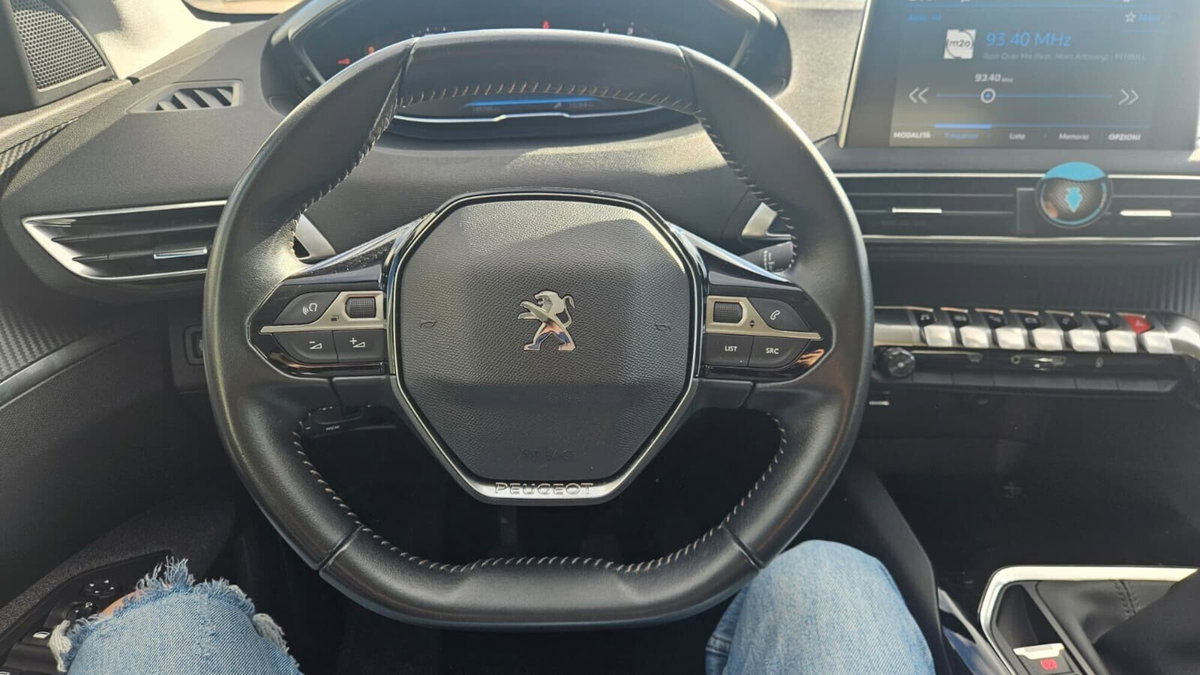 Peugeot 3008 BlueHDi 130 S&S Allure (11)