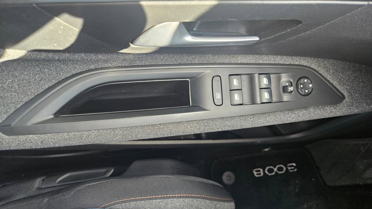 Peugeot 3008 BlueHDi 130 S&S Allure (12)