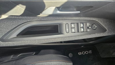 Peugeot 3008 BlueHDi 130 S&S Allure (12)