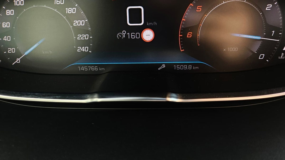 Peugeot 3008 BlueHDi 130 S&S Allure (13)