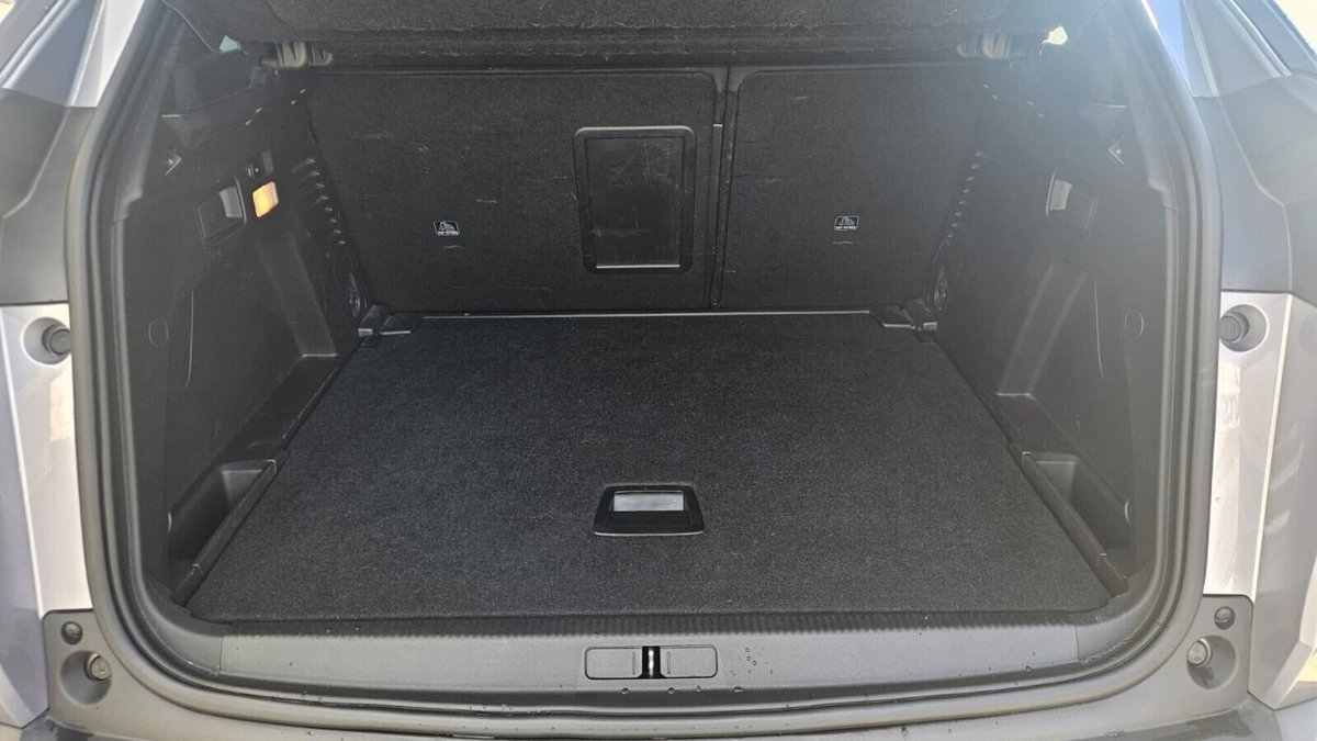 Peugeot 3008 BlueHDi 130 S&S Allure (14)
