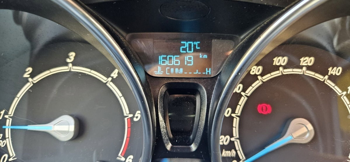 Ford Fiesta 1.5 TDCi 95CV 5 porte ST-Line (10)