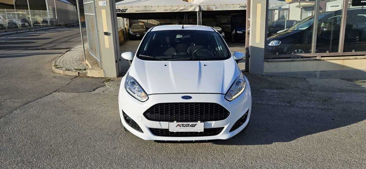 Ford Fiesta 1.5 TDCi 95CV 5 porte ST-Line (2)