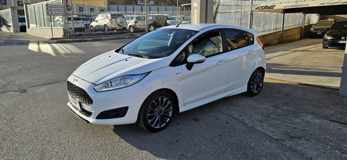 Ford Fiesta 1.5 TDCi 95CV 5 porte ST-Line (3)