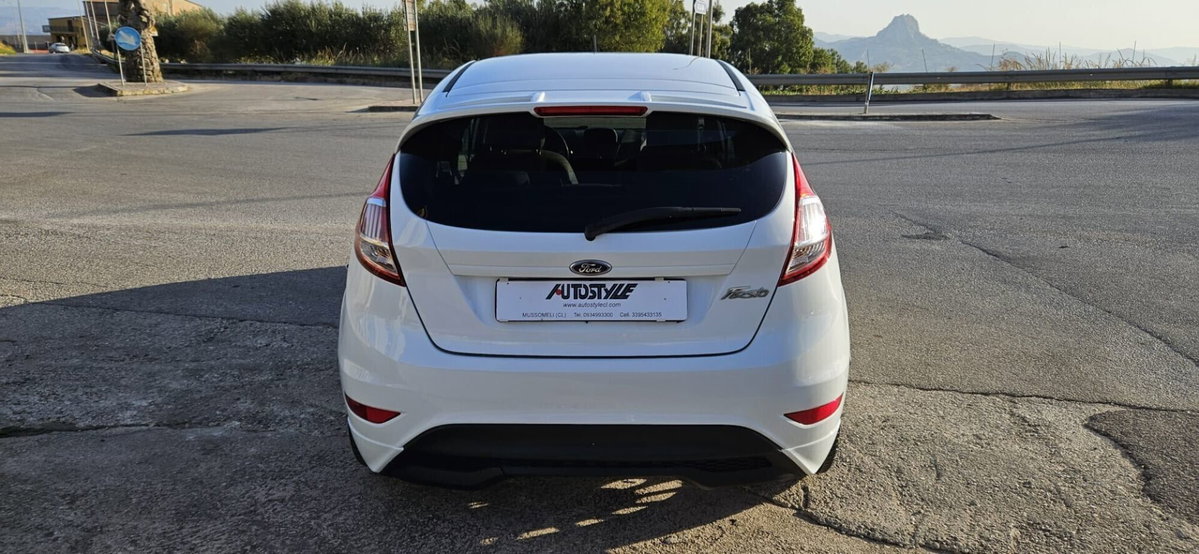 Ford Fiesta 1.5 TDCi 95CV 5 porte ST-Line (4)