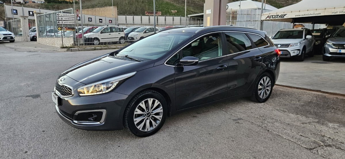 Kia Ceed 1.6 CRDi 136 CV DCT 5p. Evolution (3)