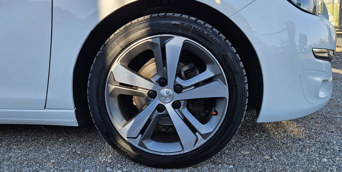 Peugeot 308 SW BlueHDi 120 S&S EAT6 Allure (16)