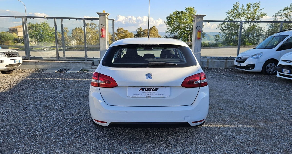 Peugeot 308 SW BlueHDi 120 S&S EAT6 Allure (4)