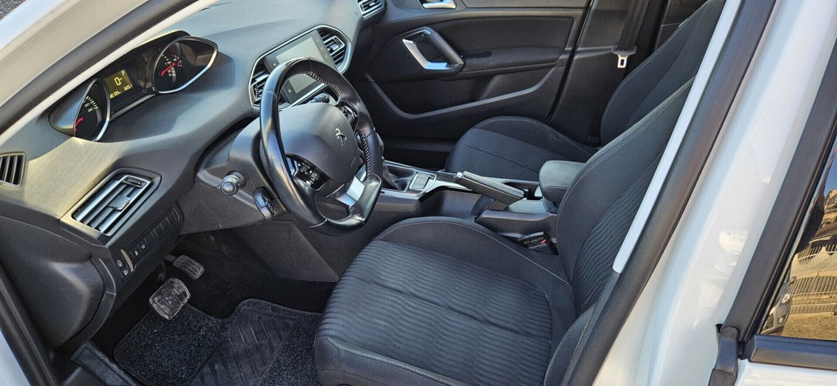 Peugeot 308 SW BlueHDi 120 S&S EAT6 Allure (5)