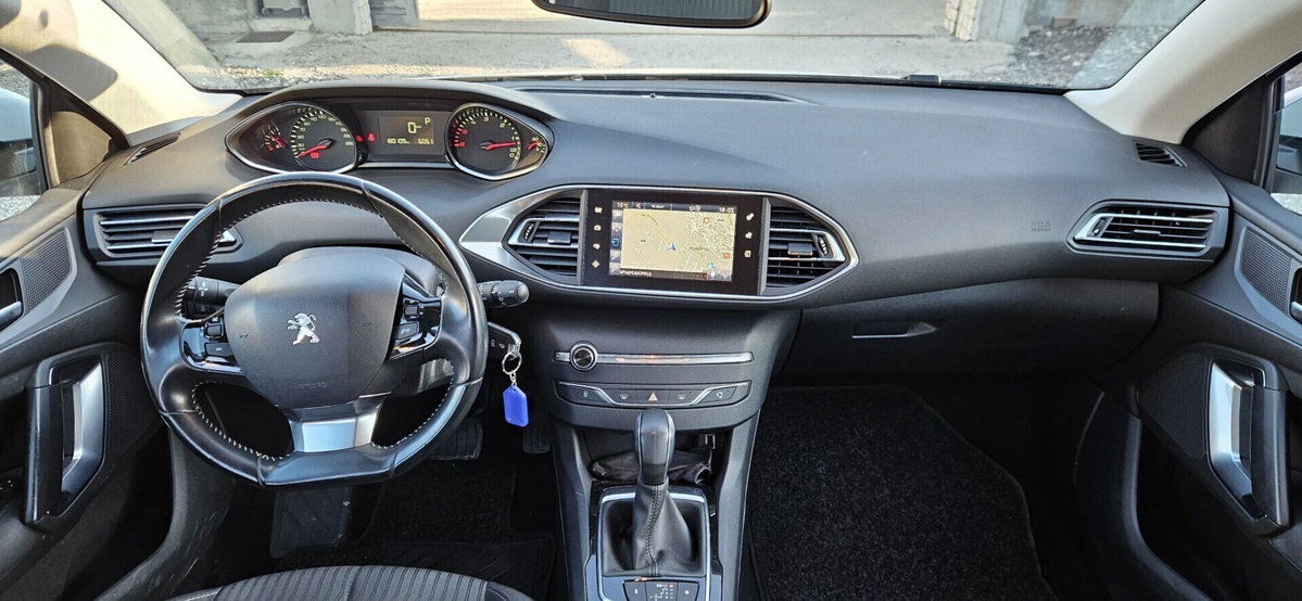 Peugeot 308 SW BlueHDi 120 S&S EAT6 Allure (7)