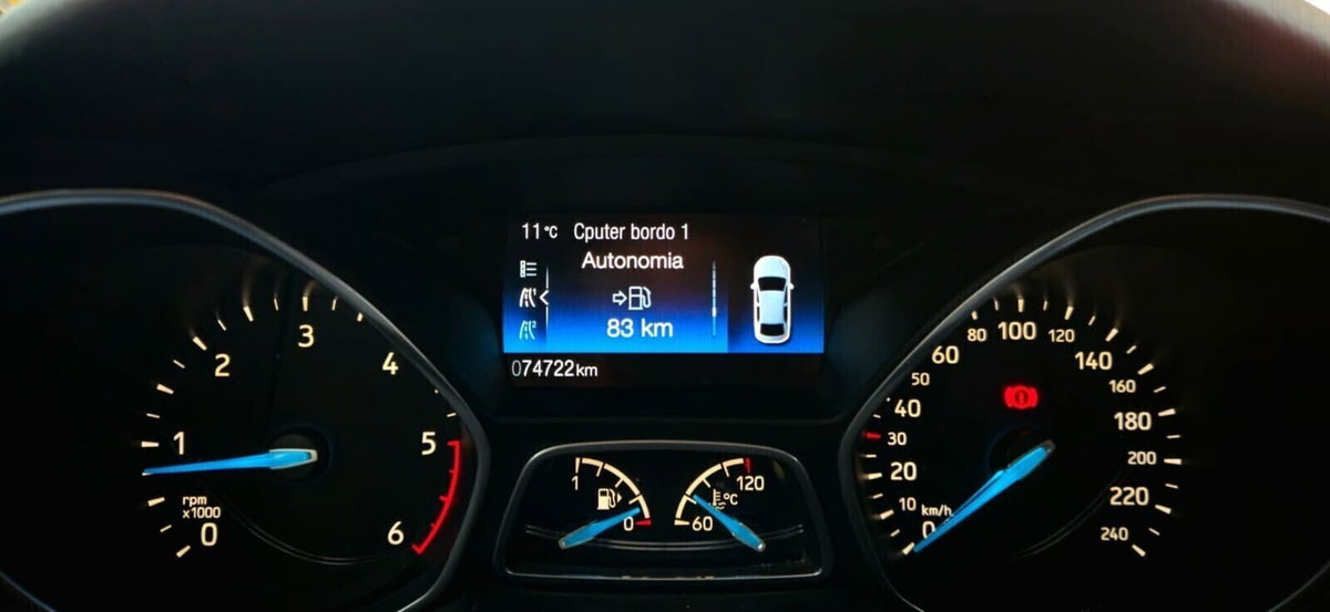 Ford Focus Station Wagon 1.5 TDCi 95 CV Start&Stop SW Titanium (12)