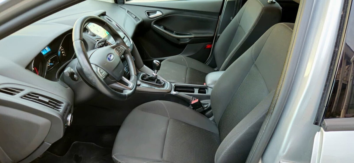 Ford Focus Station Wagon 1.5 TDCi 95 CV Start&Stop SW Titanium (5)