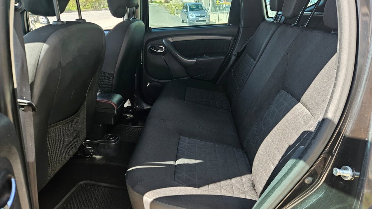 Dacia Duster 1.5 dCi 110CV 4x4 Lauréate (6)