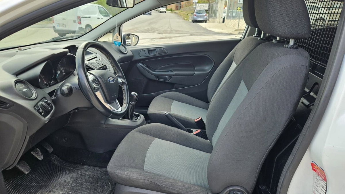 Ford Fiesta 1.5 TDCi 75CV 3 porte  Entry (5)