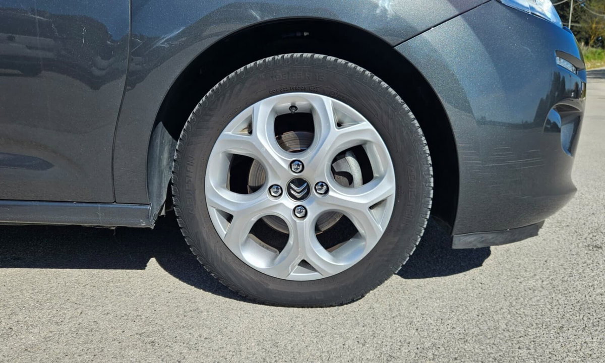 Citroen C3 1.4 HDi 70 Exclusive (17)